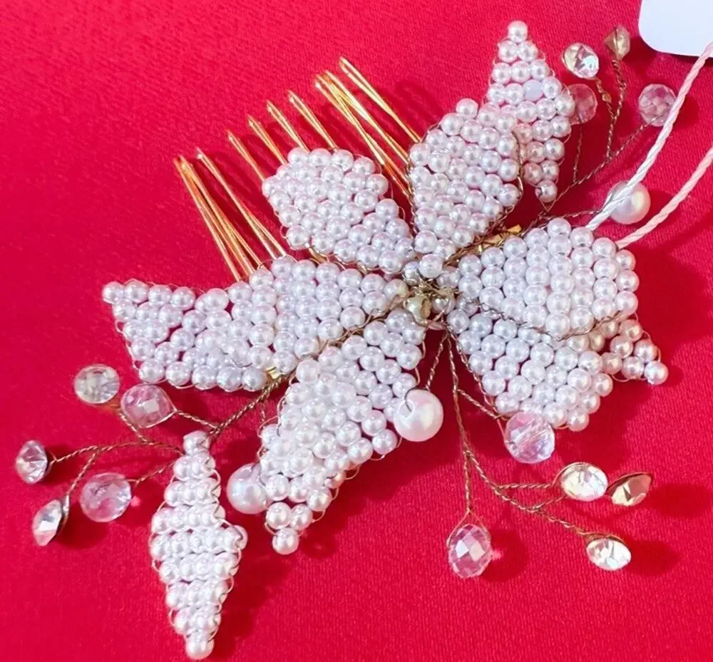 2.5x4”  Bridal hair comb White Beads Floral hair Decorative Hair Accessories